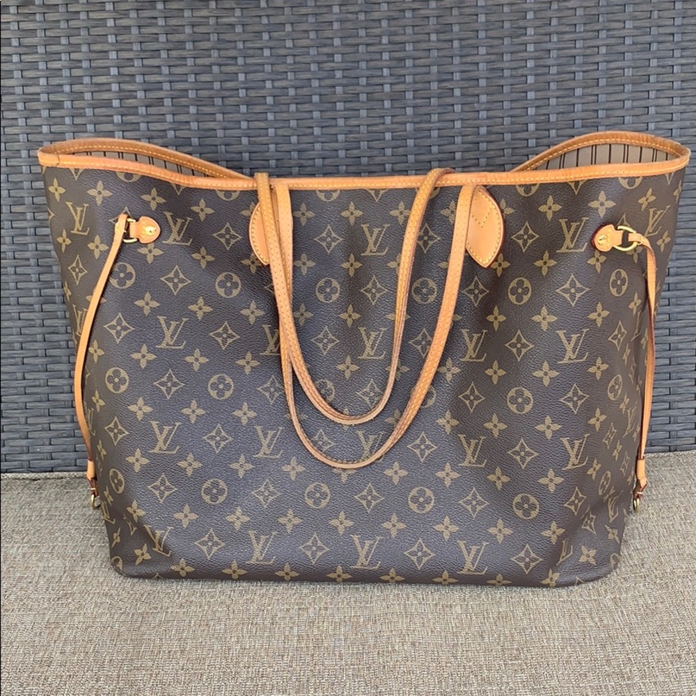 Louis Vuitton Monogram Neverfull GM. Nice Patina!